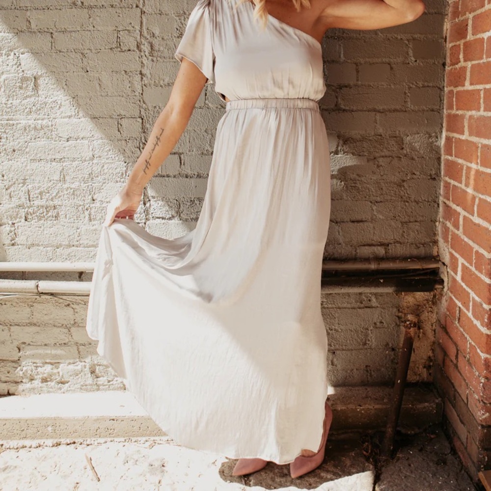 NWT Laney Silky Maxi Dress